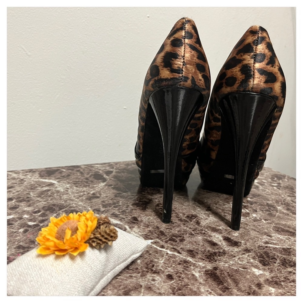 Bamboo 7 1/2 Leopard High Heels Like New - Picture 10 of 16